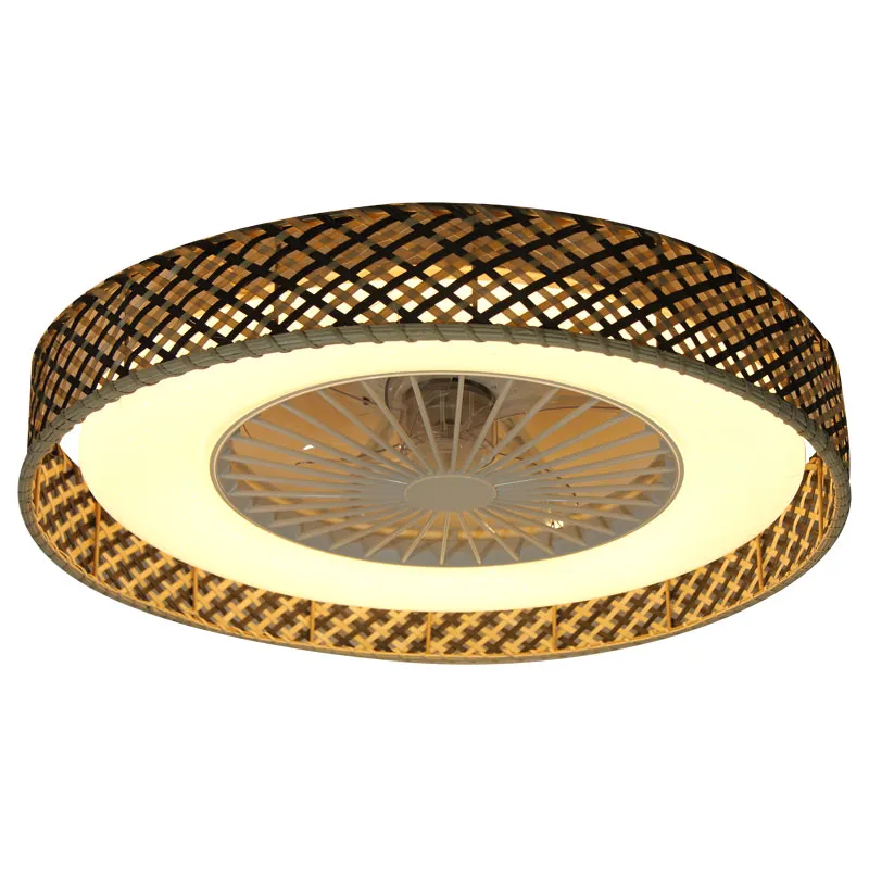 Las características de la luz del ventilador de techo de ratán
